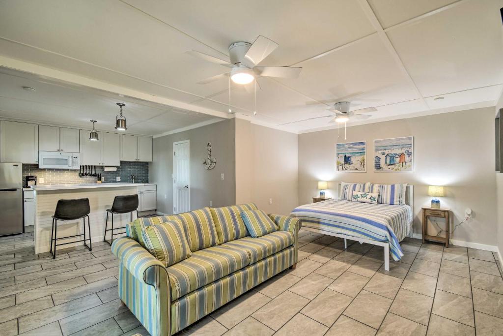 Waterfront Pensacola Retreat Walk to Beach!, Pensacola (updated prices 2024)