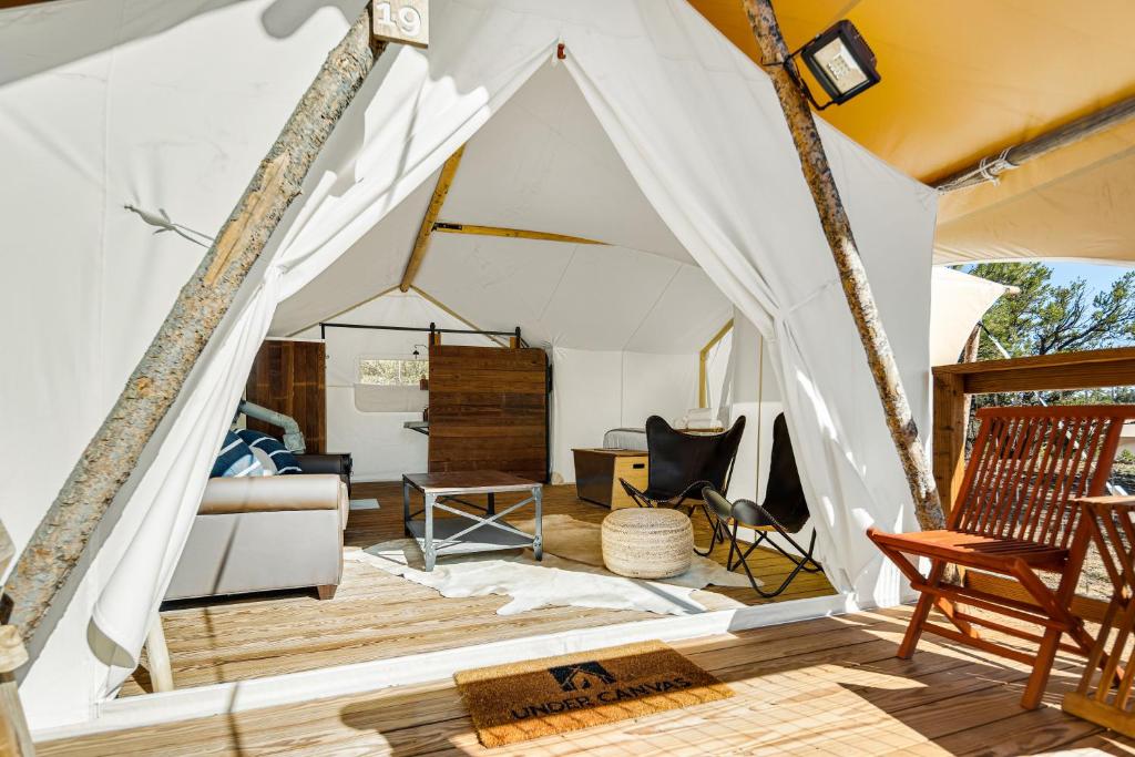 Foto sihtkohas Widtsoe asuva majutusasutuse Under Canvas Bryce Canyon galeriist