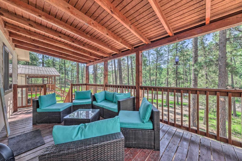 PetFriendly Ruidoso Home with Deck and Forest Views!, Ruidoso (updated
