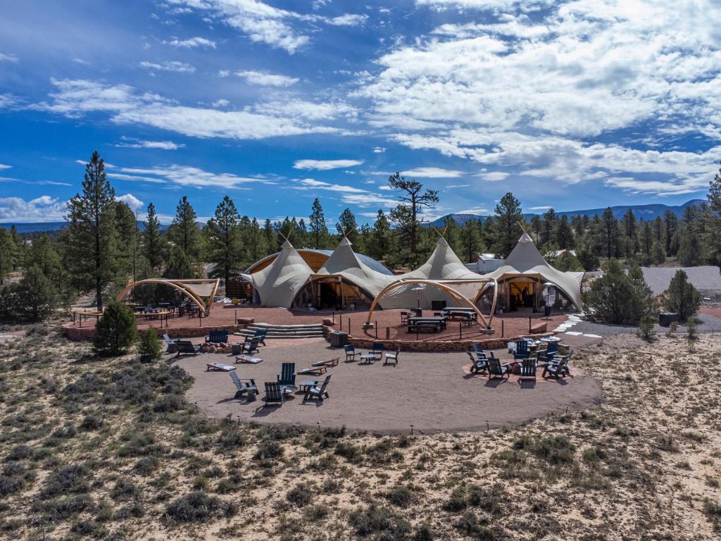 Loodusmaastik of the luxury tent lähedal