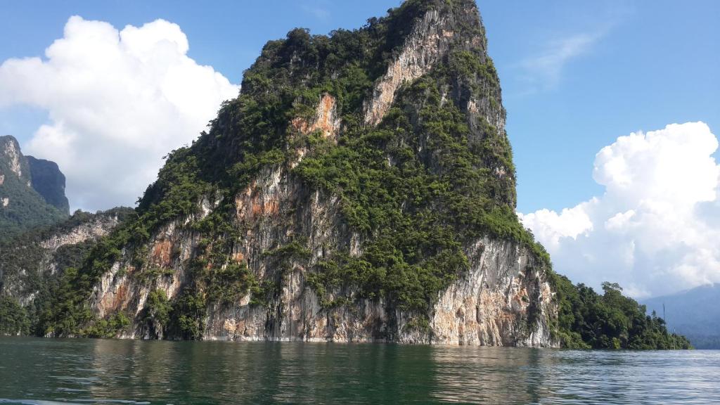 Khao Sok Holiday Resort - 13