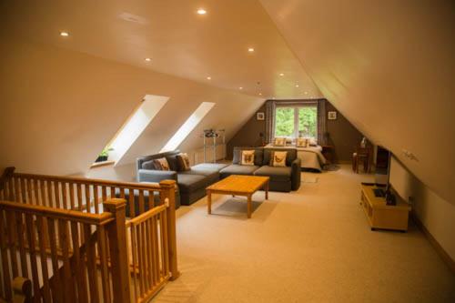 Riverside Loft - Deluxe King Studio