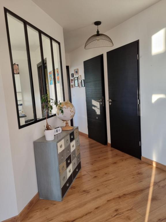 Kuchyňa alebo kuchynka v ubytovaní Maison contemporaine au cœur de la Roche-Posay