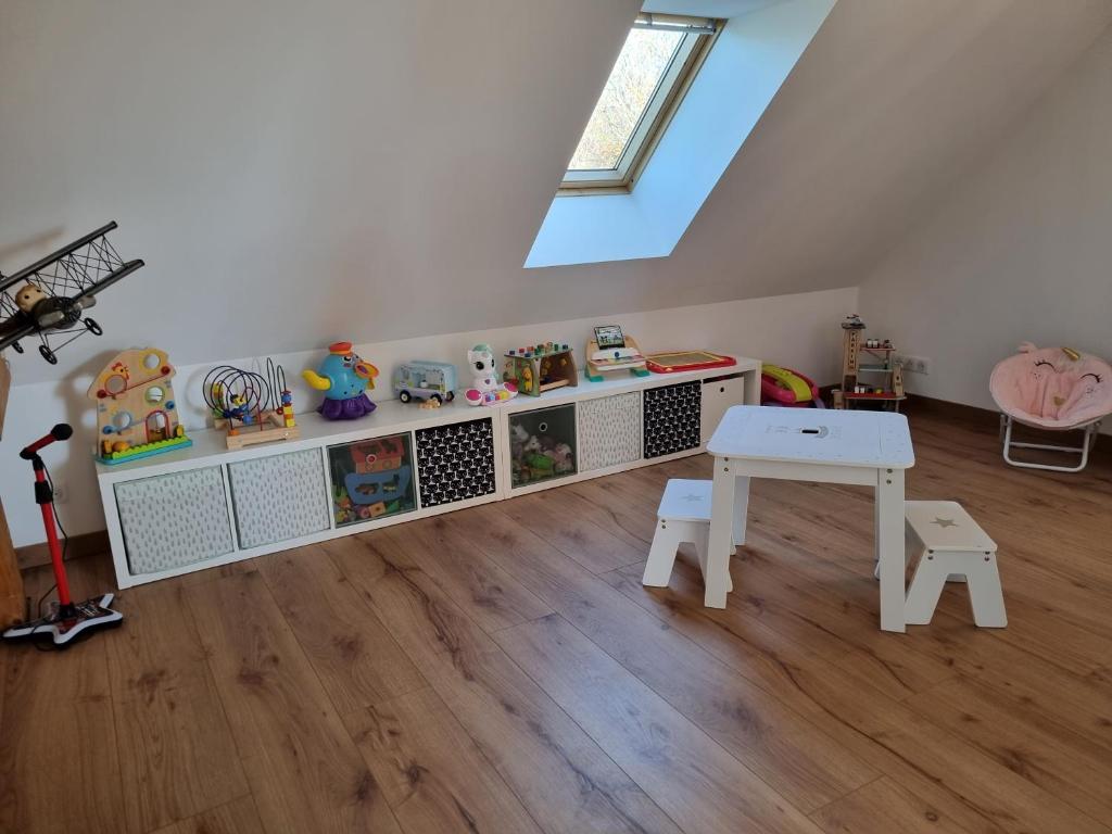 Deti v ubytovaní Maison contemporaine au cœur de la Roche-Posay