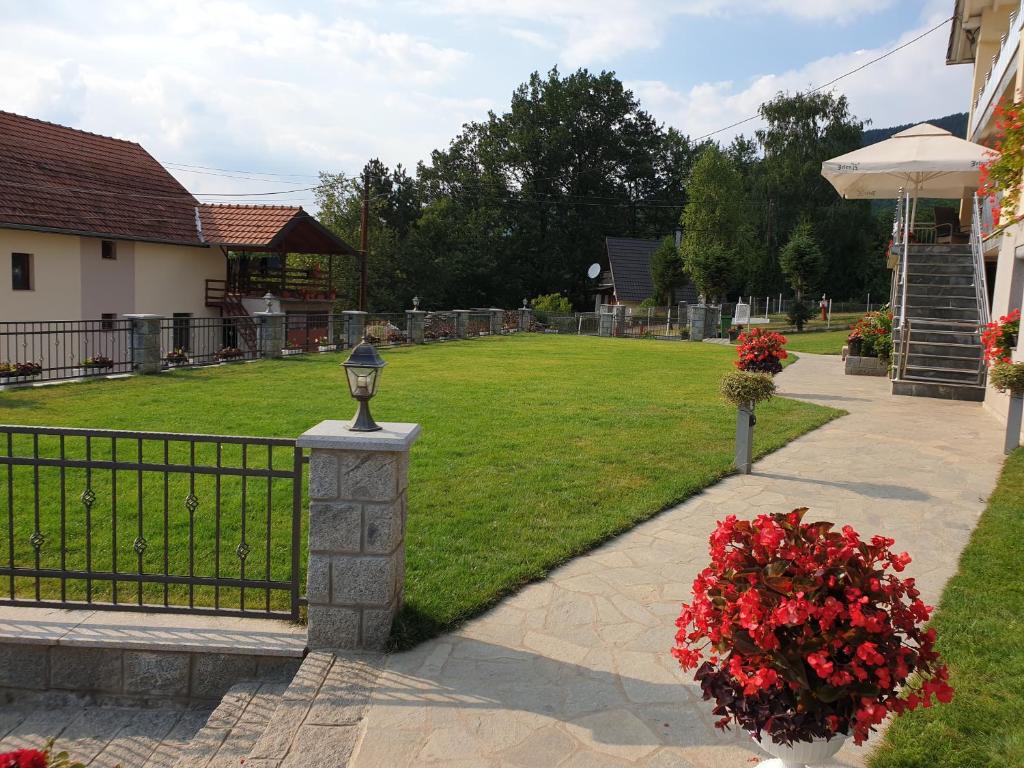 Zahrada ubytování Apartman Djekovic