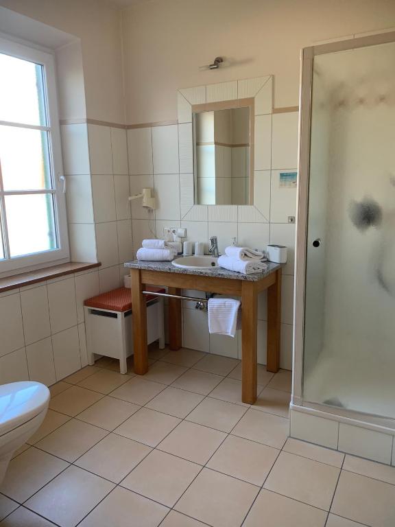 Koupelna v ubytování Landgasthof Krone