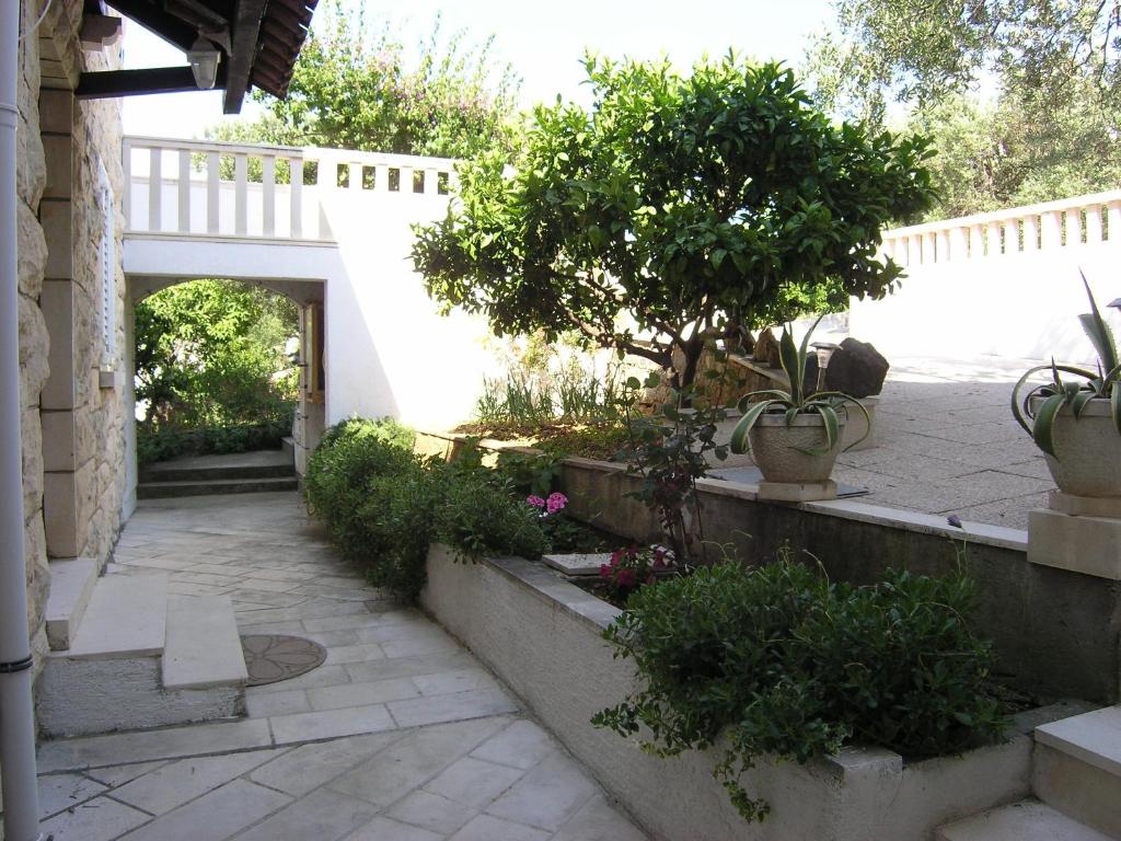 Zahrada ubytování Apartments with WiFi Postira, Brac - 11494