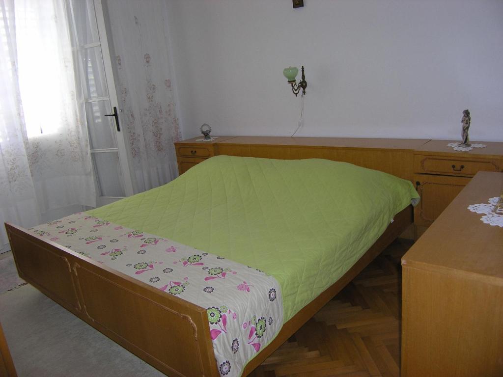 Postel nebo postele na pokoji v ubytování Apartments with WiFi Postira, Brac - 11494