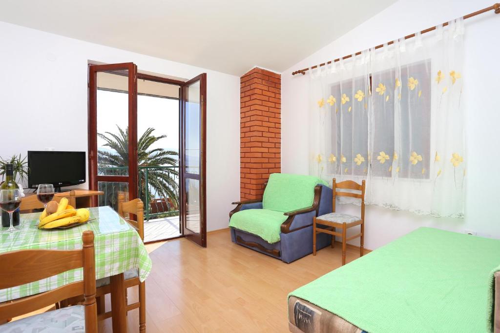 TV a/nebo společenská místnost v ubytování Apartments by the sea Podaca, Makarska - 11588