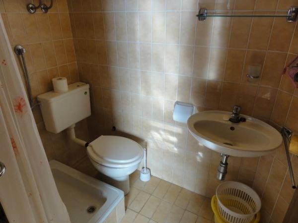 Kúpeľňa v ubytovaní Apartments with a parking space Brela, Makarska - 11552