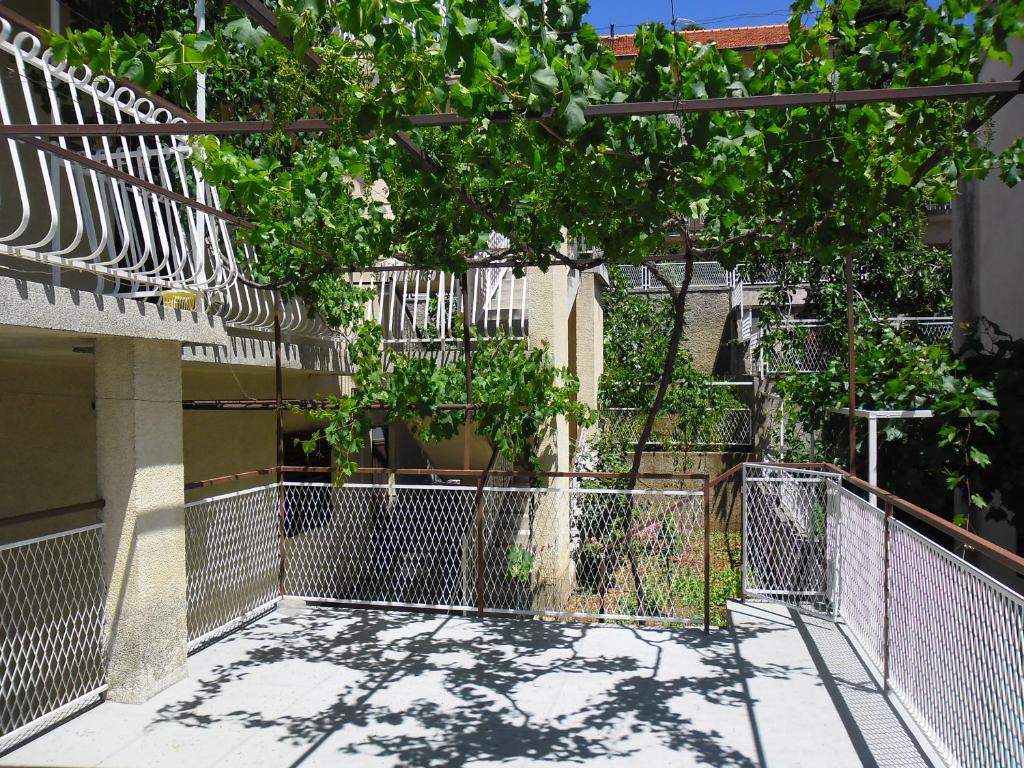 Balkón alebo terasa v ubytovaní Apartments with WiFi Sibenik - 13818
