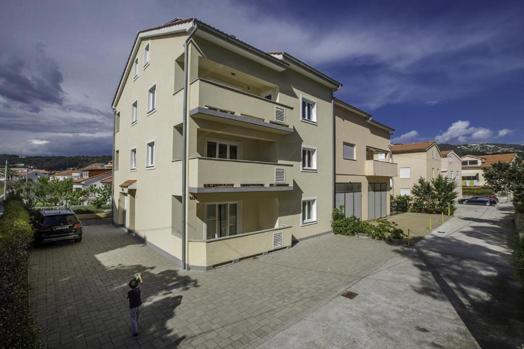 Budova, v ktorej sa apartmán nachádza