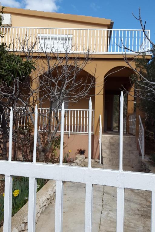 Fotografie z fotogalerie ubytování Apartments with a parking space Grebastica, Sibenik - 13970 v destinaci Grebaštica
