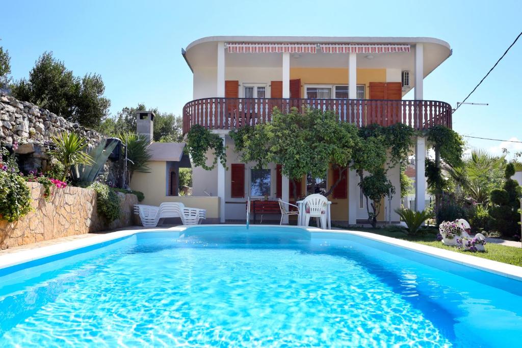 Fotografie z fotogalerie ubytování Family friendly apartments with a swimming pool Kastel Sucurac, Kastela - 14047 v destinaci Kaštela