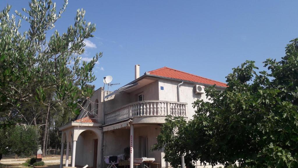 Budova, v ktorej sa apartmán nachádza