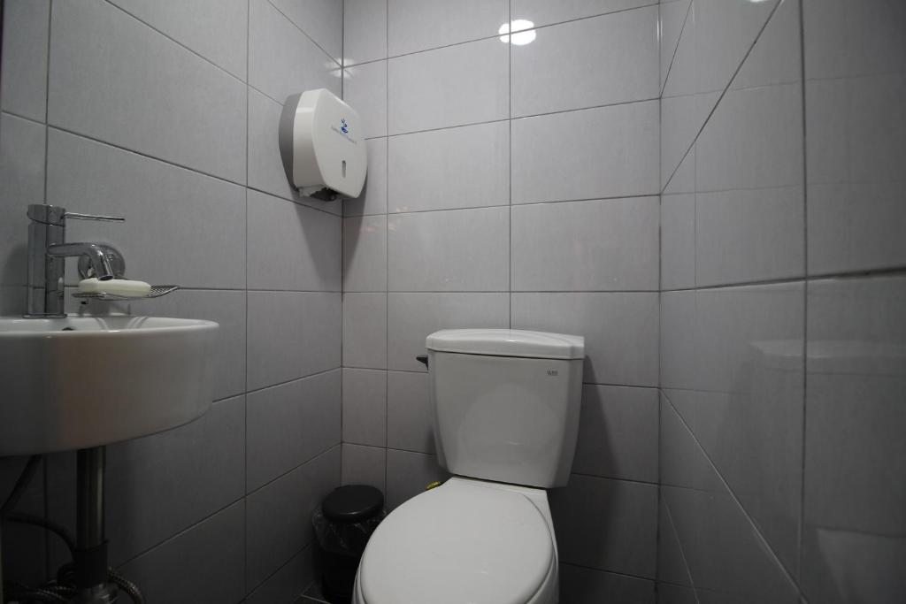 Koupelna v ubytování Bunk Backpackers Guesthouse