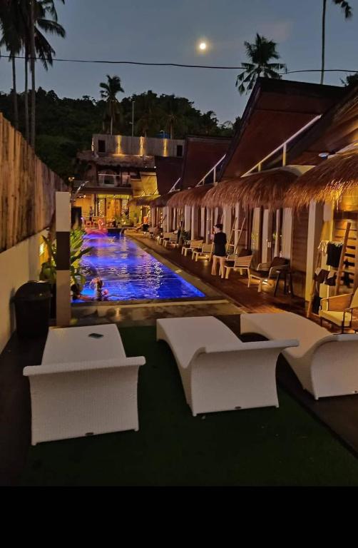 Bazén v ubytování Banig Beach Resort El Nido nebo v jeho okolí