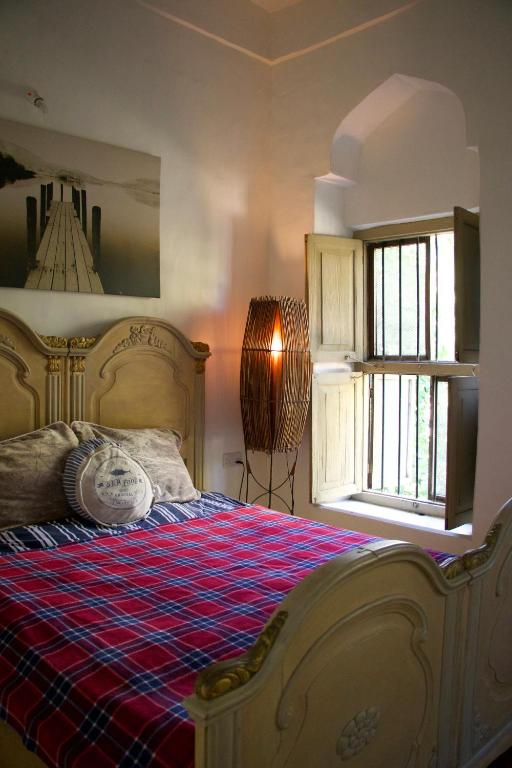 The House of Royals - Deluxe King Room