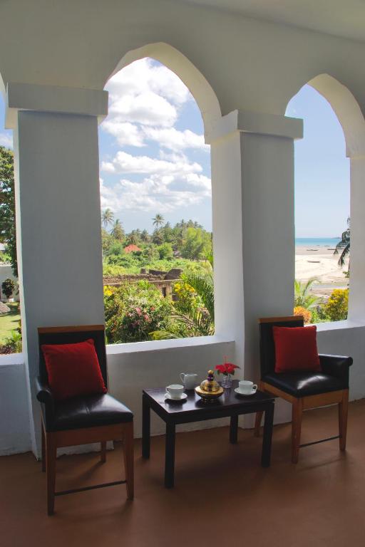The House of Royals - Deluxe Double Room With Balcony And Sea View