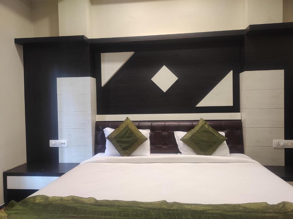 Hotel Rudraksh- Near VIP Airport Guwahati - 高级国王房间