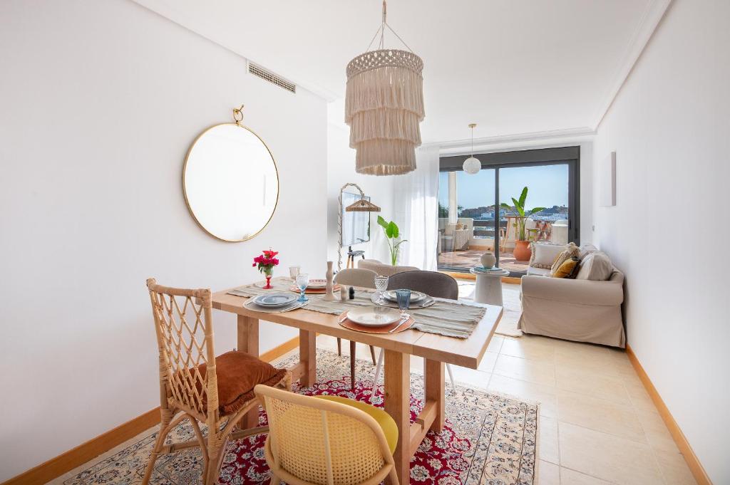 A seating area at Ocean View Apartment Resina Golf Marbella/Estepona