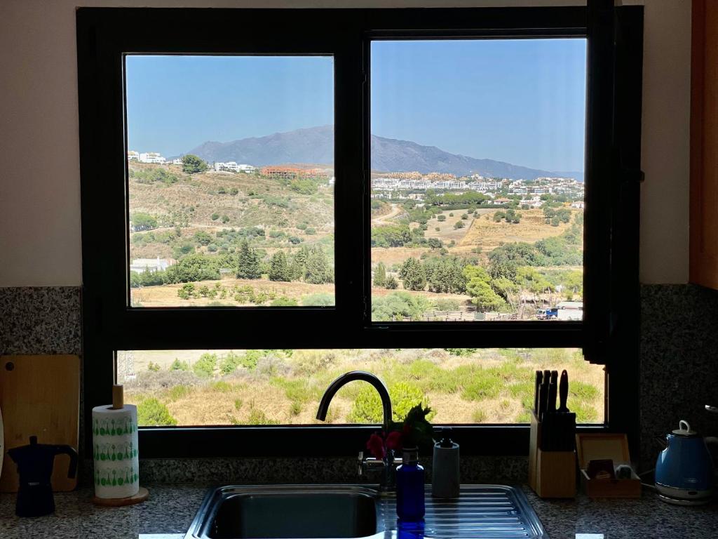 A general mountain view or a mountain view taken from Az apartmant