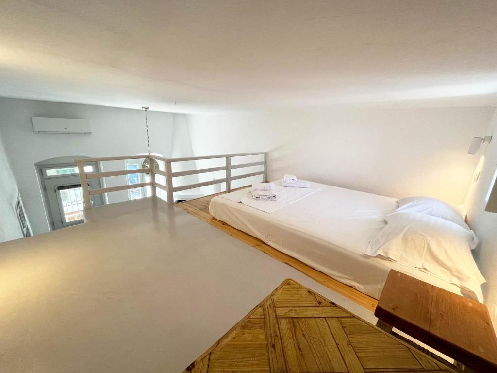 Zdjęcie z galerii obiektu Cycladic Modern Apartment in the Heart of Parikia w mieście Parikia