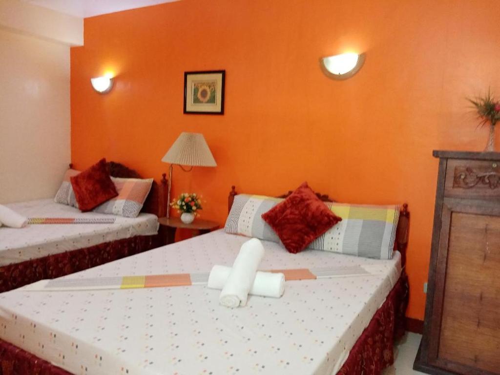 DLucky Garden Inn & Suites