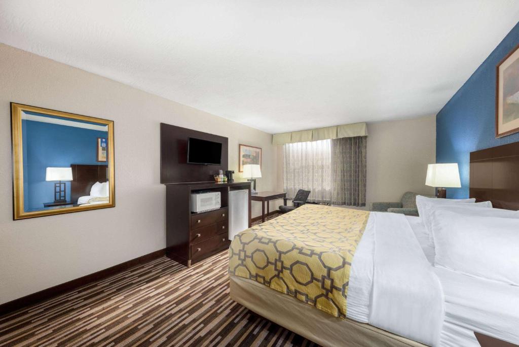 Baymont by Wyndham Springfield South Hwy 65 photo