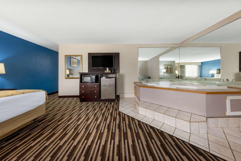 Baymont by Wyndham Springfield South Hwy 65 - Suite Studio Lit King-Size De Luxe - Non-Fumeurs