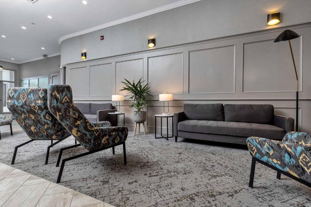 Posezení v ubytování Sandman Hotel Grande Prairie