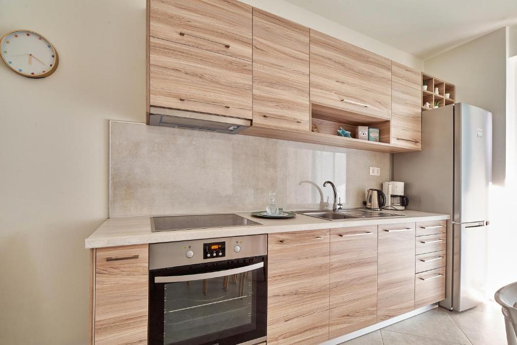 Lydia's Apartments - 8