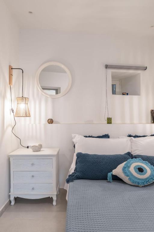 Marno Mykonos Apartment客房内的一张或多张床位