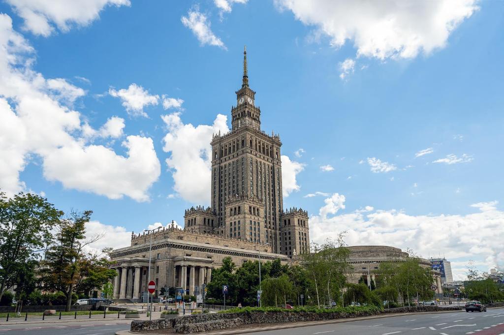 Fotografia z galérie ubytovania Śliska 3 - studio - 100m od Złotych Tarasów oraz 200m od Dworca Centralnego, piękny widok na panoramę Warszawy - Wifi - Smart TV 55 cali - Better Rental vo Varšave