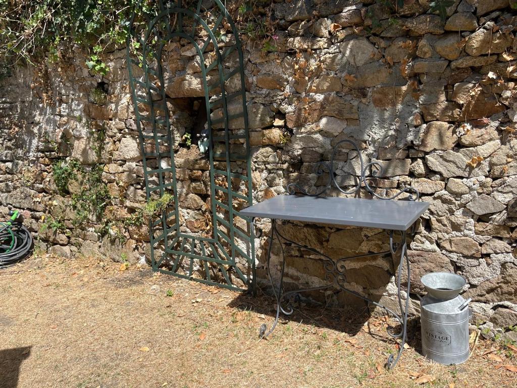 Zdjęcie z galerii obiektu Le Patio, coeur de ville avec garage et jardin w mieście Vannes