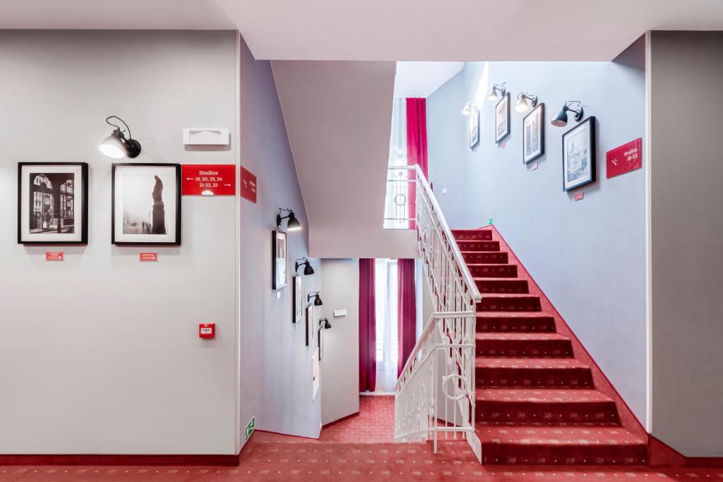 Revelton Studios Prague - Resim 8