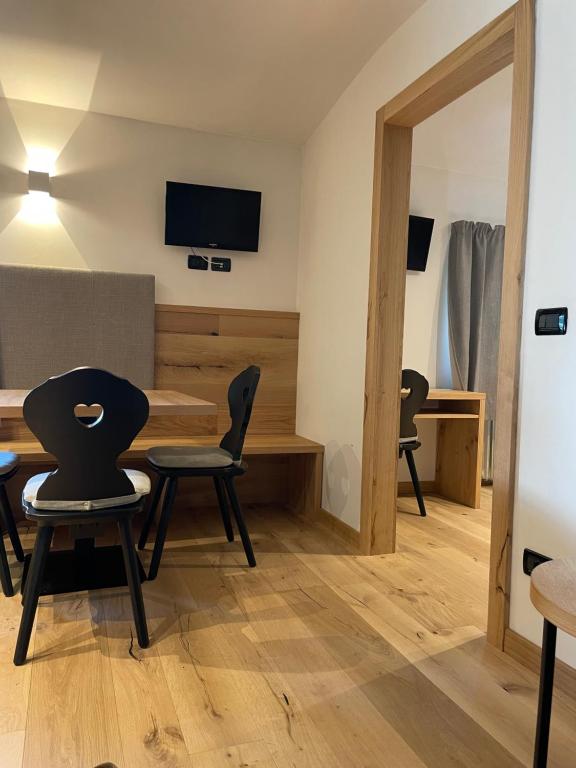 TV a/nebo společenská místnost v ubytování Hotel Rech-Hof Sayonara