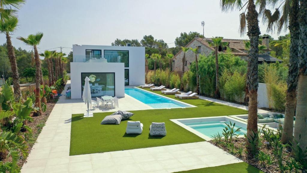Villas Contemporary villa near Sitges Hills en Barcelona, Cataluña