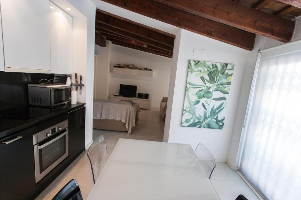 Atico Tapineria, Valencia – Updated 2023 Prices