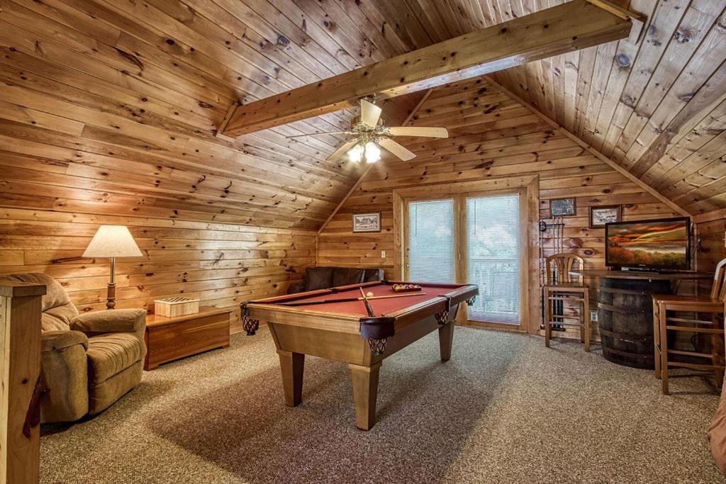 Φωτογραφία από το άλμπουμ του Old Glory, Pool Table, Pool access, WIFI, Free Attraction Tickets!!! σε Sevierville