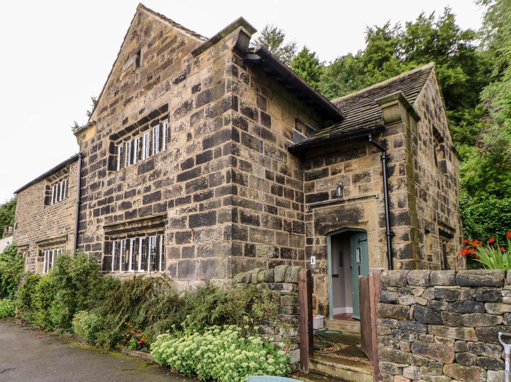 Gallery image of Warley Lodge in Halifax