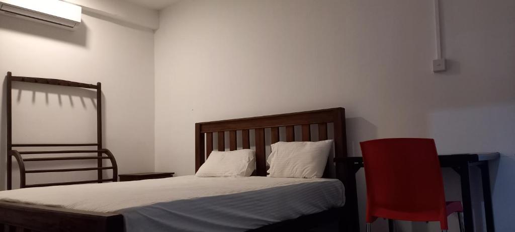 Shady transit hotel - 6