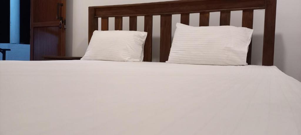 Shady transit hotel - 4