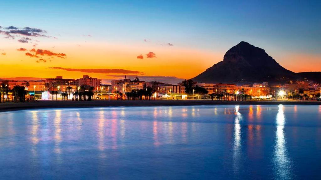 Villa Blanca situated in a Luxurious Spa Resort, Jávea ...