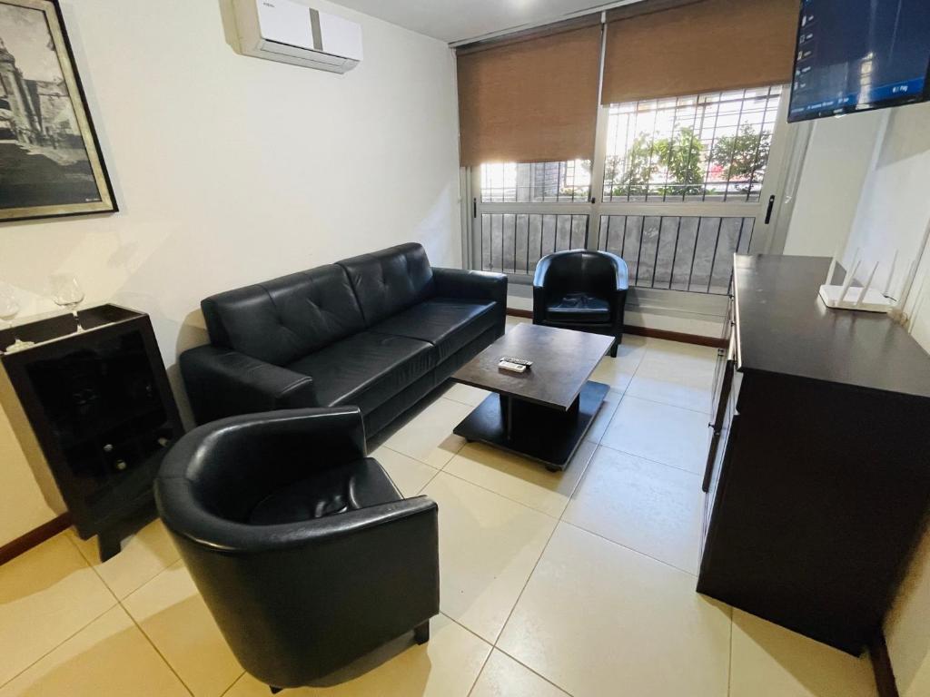 Seating area sa Edificio Baalbek I