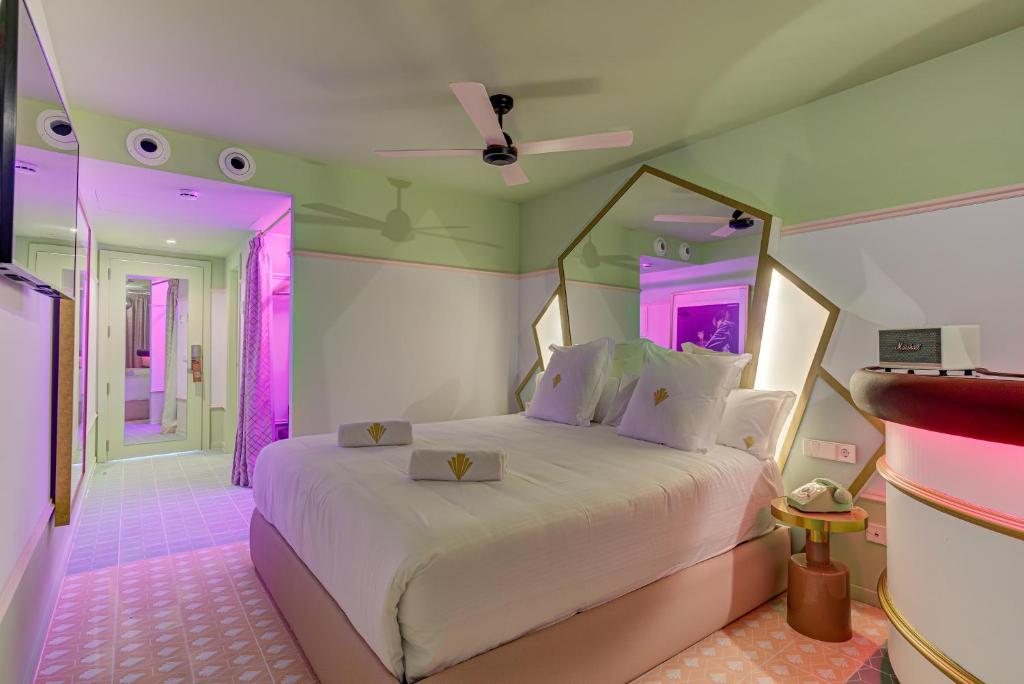 Grand Paradiso Ibiza - Adults Only, Bahia de Sant Antoni ...