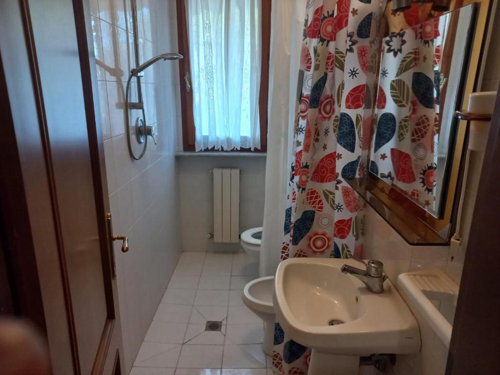 A bathroom at IL NIDO DI RONDINE