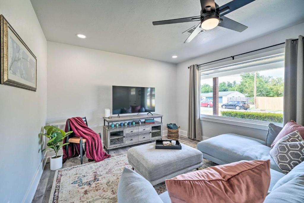 OKC Home Walk to Restaurants and Lake Hefner!, Oklahoma City (updated