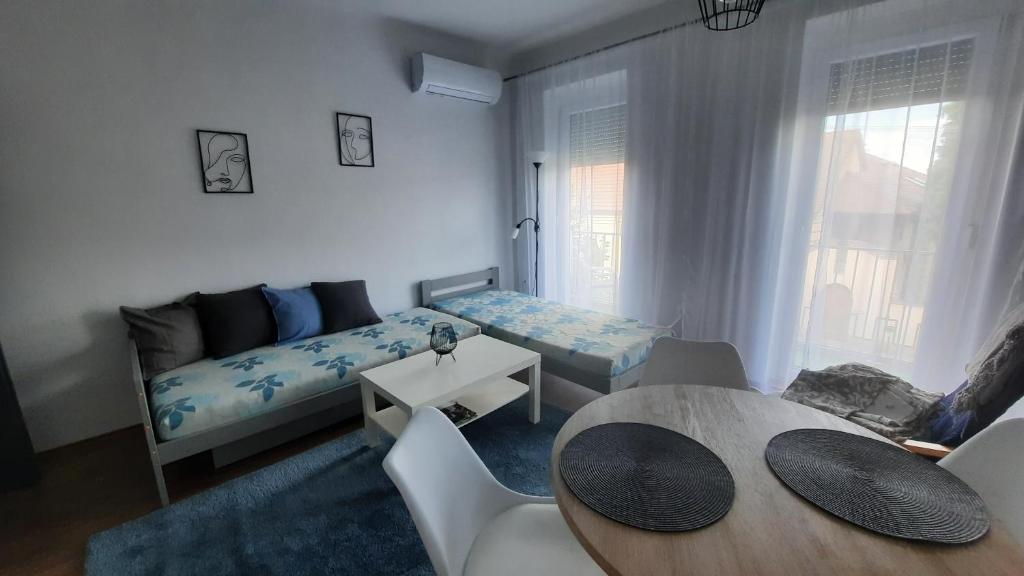 Lezser apartman 7400 Kaposvár, 1 Hunyadi János utca kép - 1