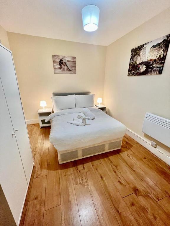 Studio Flat in Colliers wood, London – Updated 2023 Prices